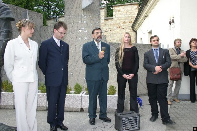 img00027.jpg